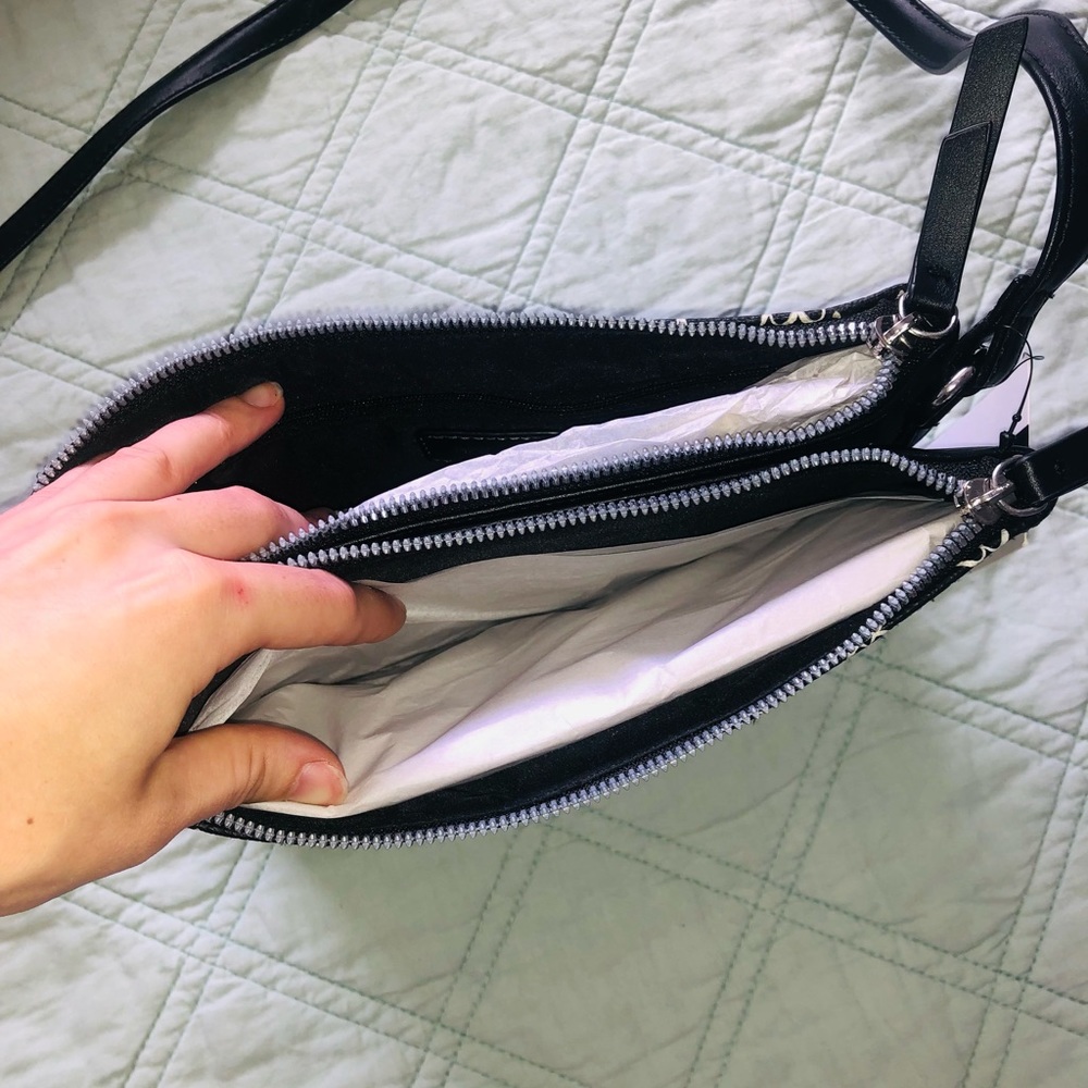 Nine West crossbody - Picture 4 of 5